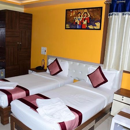Ar Grand Hotel ราจกี ภายนอก รูปภาพ